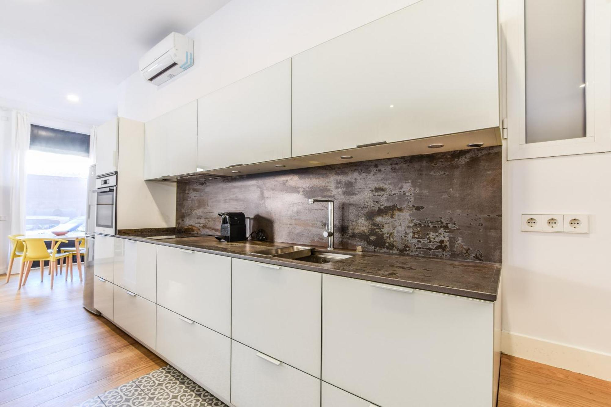 Loft Exclusivo Reformado De Diseno Alquiler Temporal Apartment Madrid Exterior photo